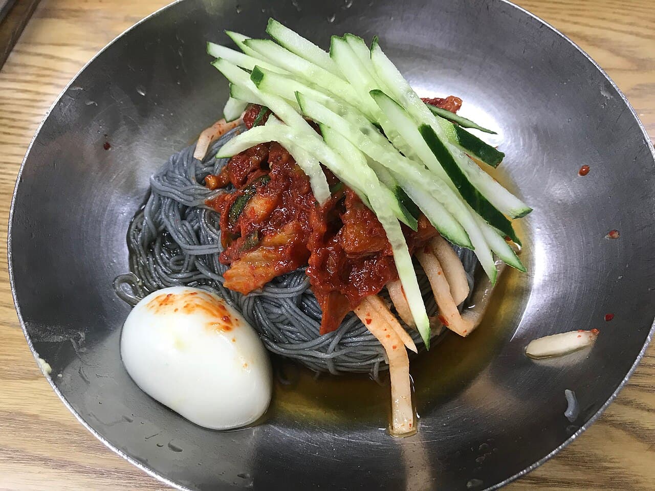 Source photograph of Bibim-naengmyeon