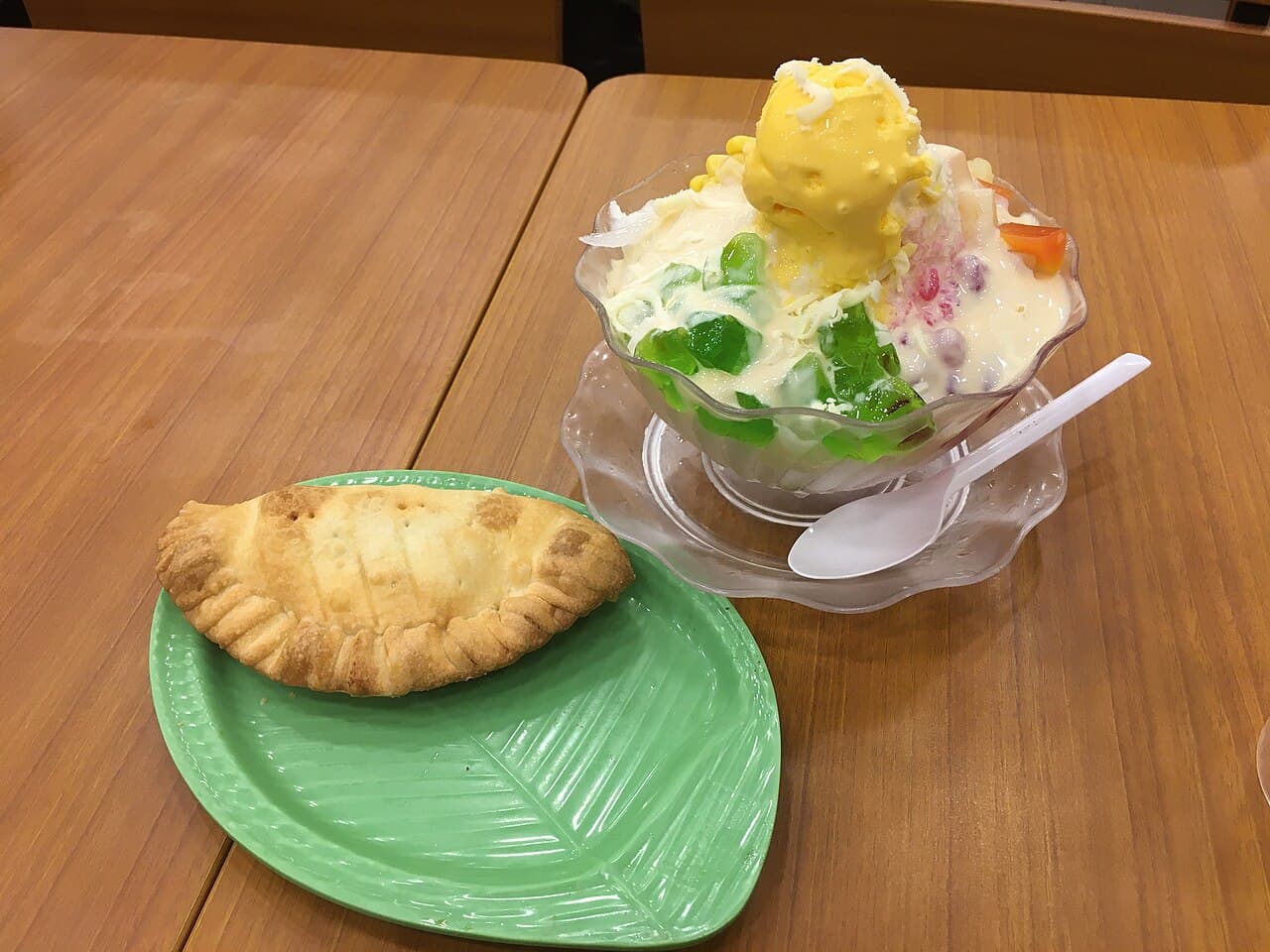 Source photograph of Halo-halo