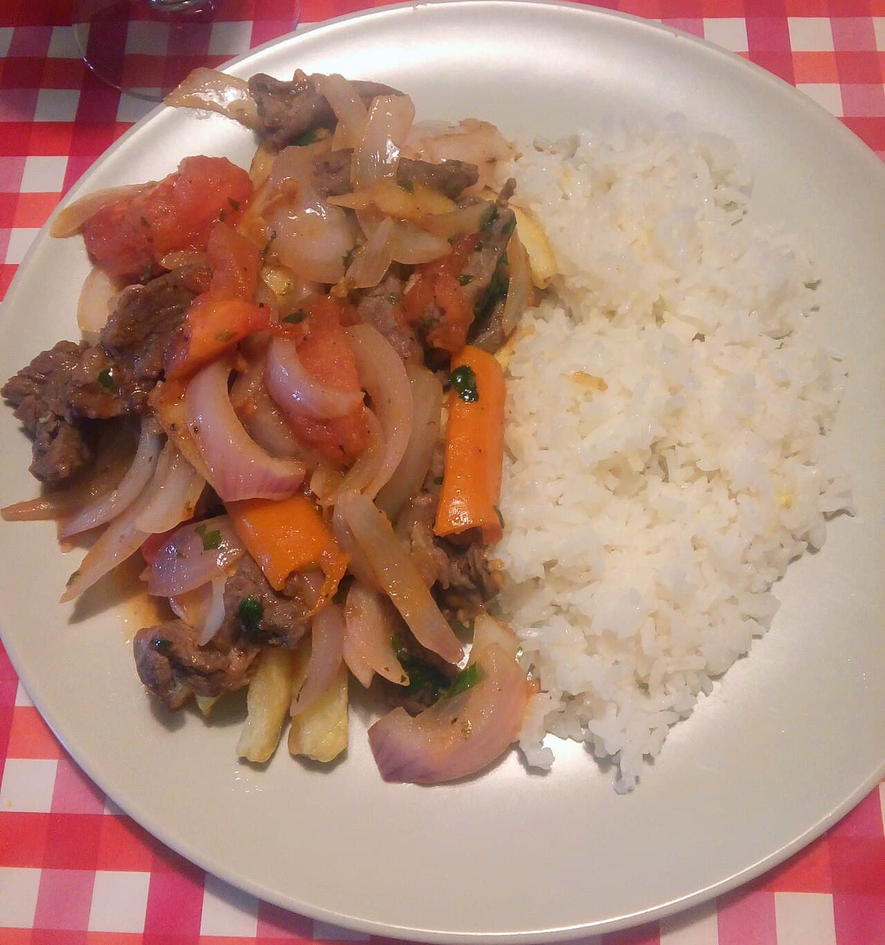 Source photograph of Lomo saltado