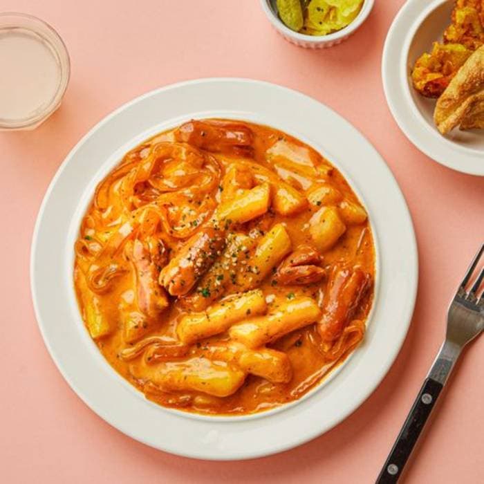 Source photograph of Rose tteokbokki