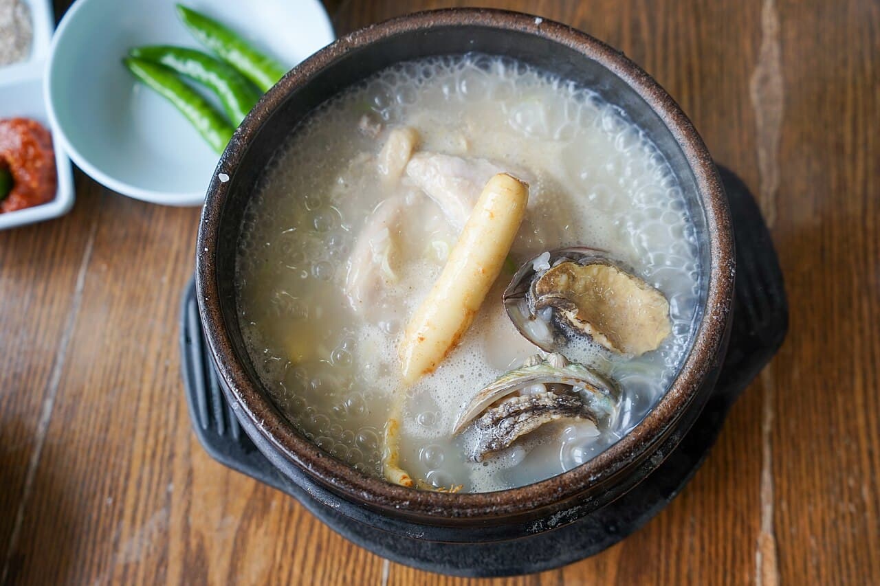 Source photograph of Samgyetang