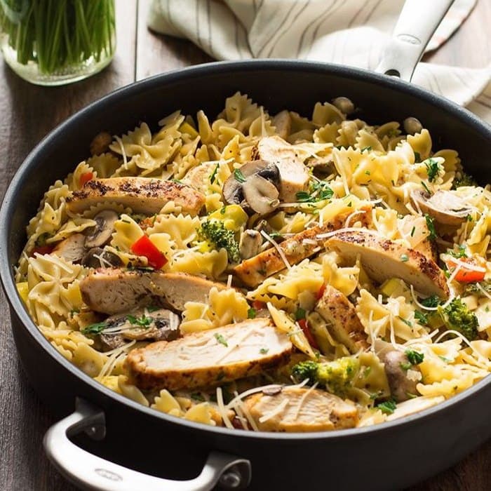 Source photograph of Chicken Alfredo Primavera