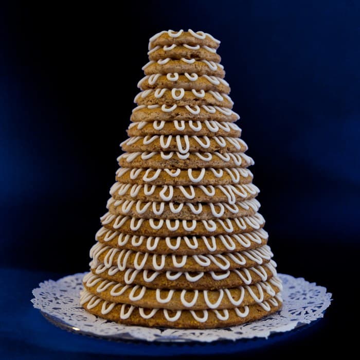 Source photograph of Authentic Norwegian Kransekake