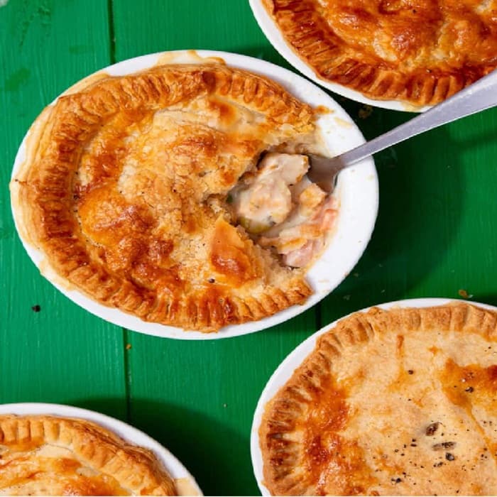 Source photograph of Spanish chicken pie