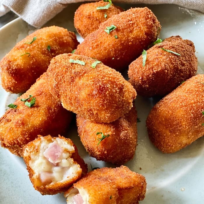 Source photograph of Ham croquetas
