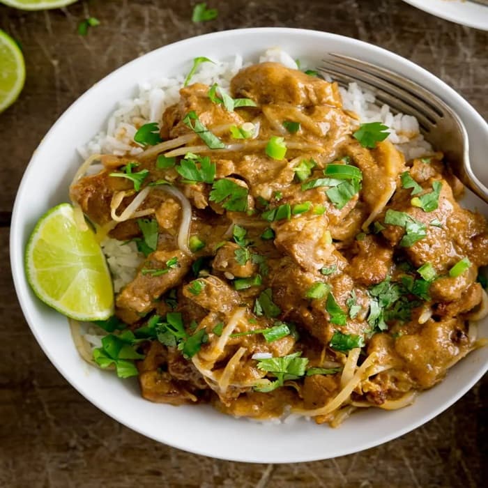Source photograph of Thai pork & peanut curry