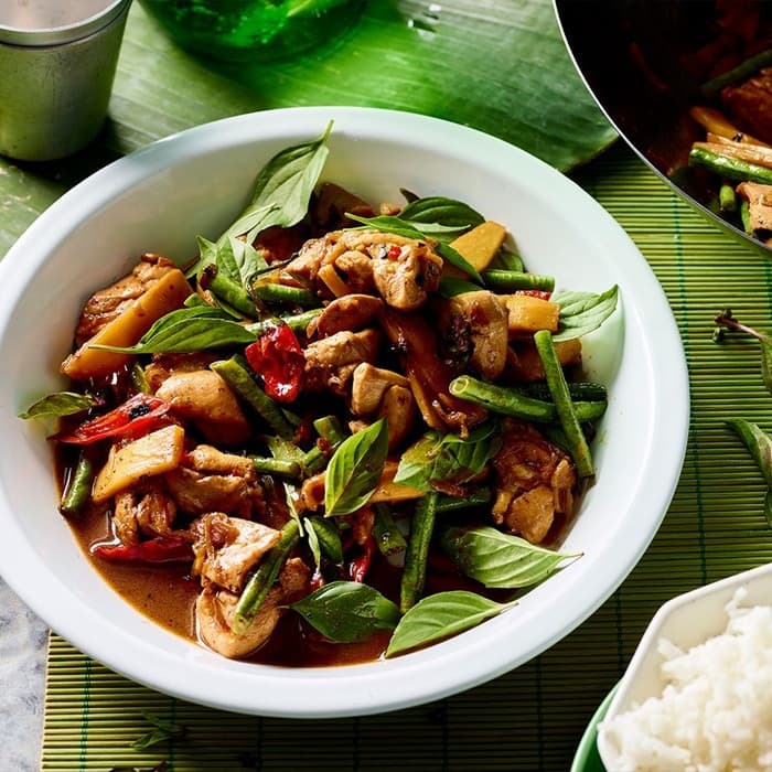 Source photograph of Stir-fried chicken with chillies & basil