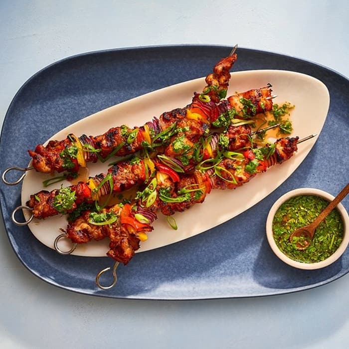 Source photograph of Red curry chicken kebabs