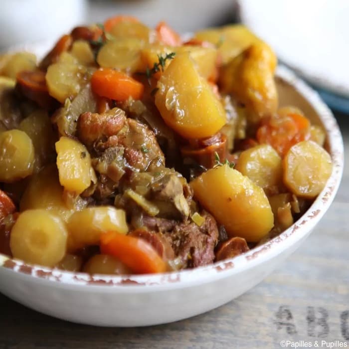 Source photograph of Tajine de Poulet aux Carottes et Patates Douces (Chicken and Sweet Potato Tagine)