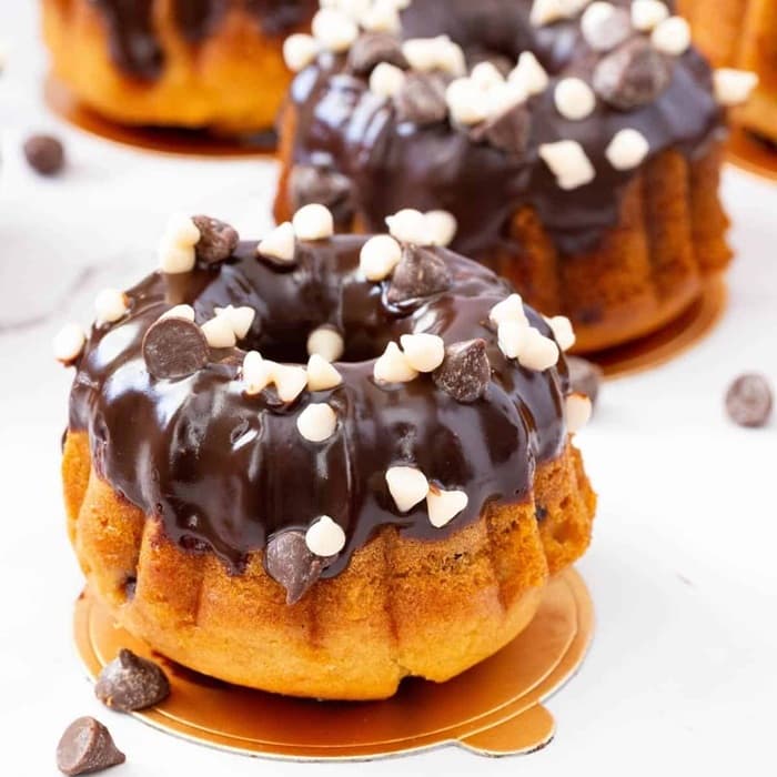 Source photograph of Mini bundt cakes
