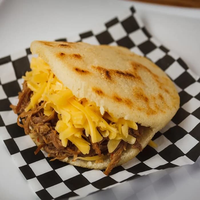 Source photograph of Arepa pelua