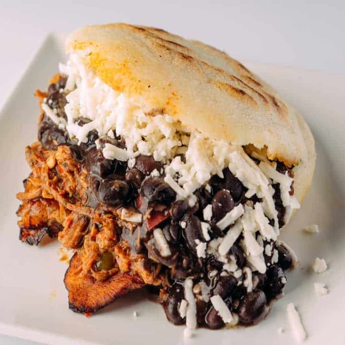 Source photograph of Arepa Pabellón