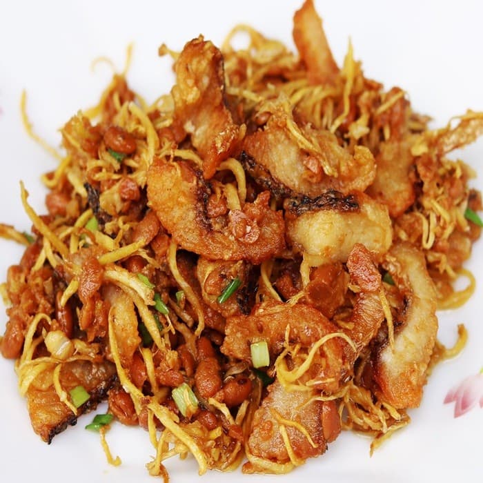 Source photograph of Crispy fried fish with ginger and fermented soybeans (trey chien chuon)