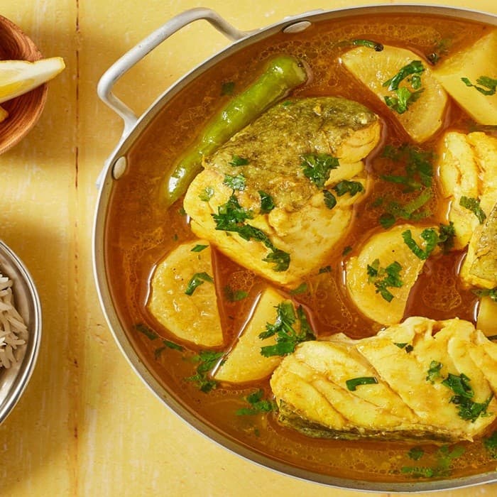 Source photograph of Bangladeshi fish curry with daikon