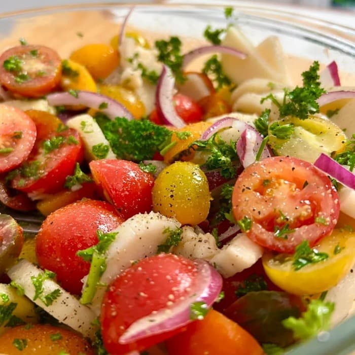 Source photograph of Simple heart of palm & tomato salad