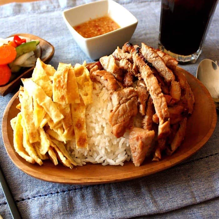 Source photograph of Bai Sach Chrouk – Grilled Pork with Rice