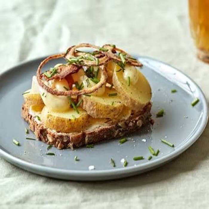 Source photograph of Open-faced Sandwich With Potato