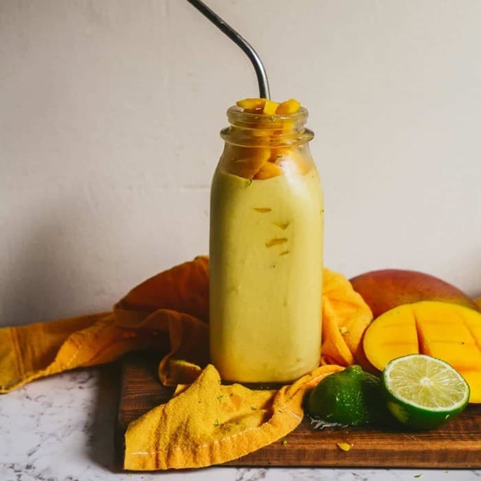 Source photograph of Creamy mango smoothie