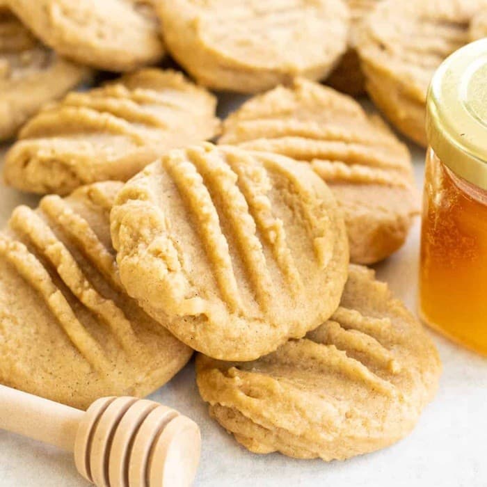 Source photograph of Honey Cookies. Not official I Want Some Food pixel artwork.